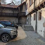 Lejlighed Triple In A Historic Half-timbered House